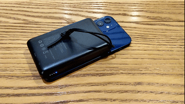 iPhone磁吸专属无线充电神器：RAVPower磁吸无线充移动电源