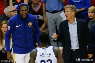 nba球员说话为什么要捂嘴(再也不敢背后骂人了!NBA的唇语大师会毁掉勇士吗?)