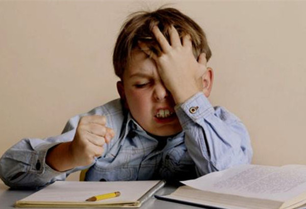 花两万给孩子“开天眼”，学成后蒙眼识字，特殊培训班家长相信吗