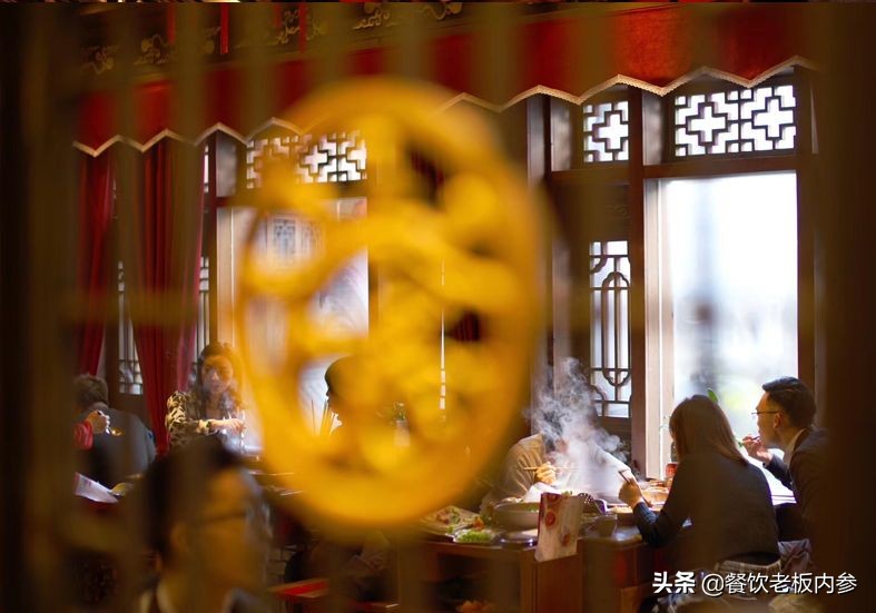 复盘小龙坎：门店存活率100%，今年要突破1000家店