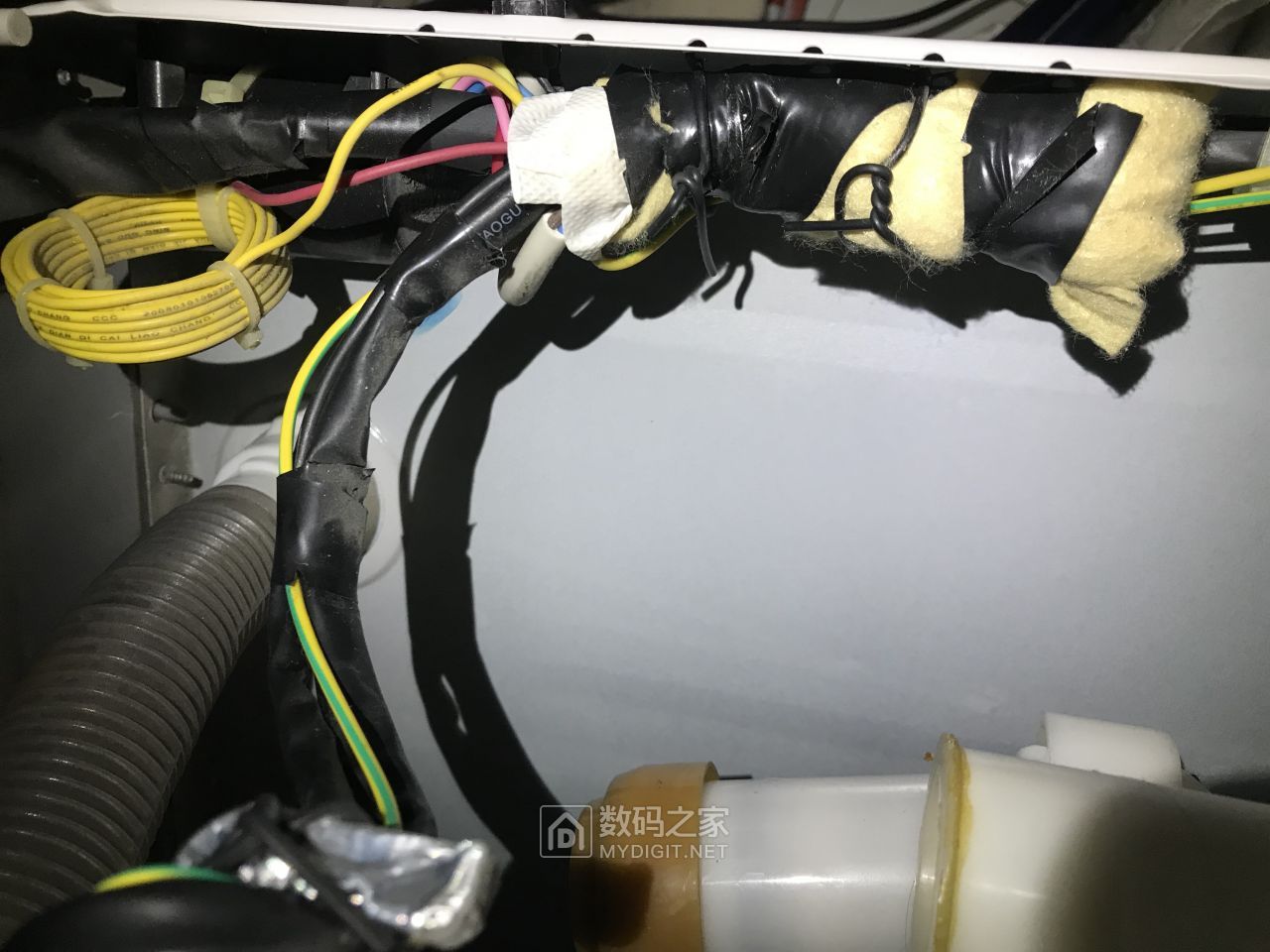 老师傅拆修三洋全自动洗衣机xqb60-m808n故障检测开机指示灯闪烁