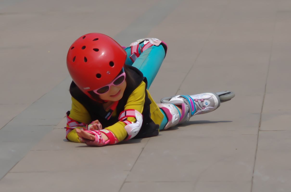 轮滑运动虽好，但不建议儿童过早学