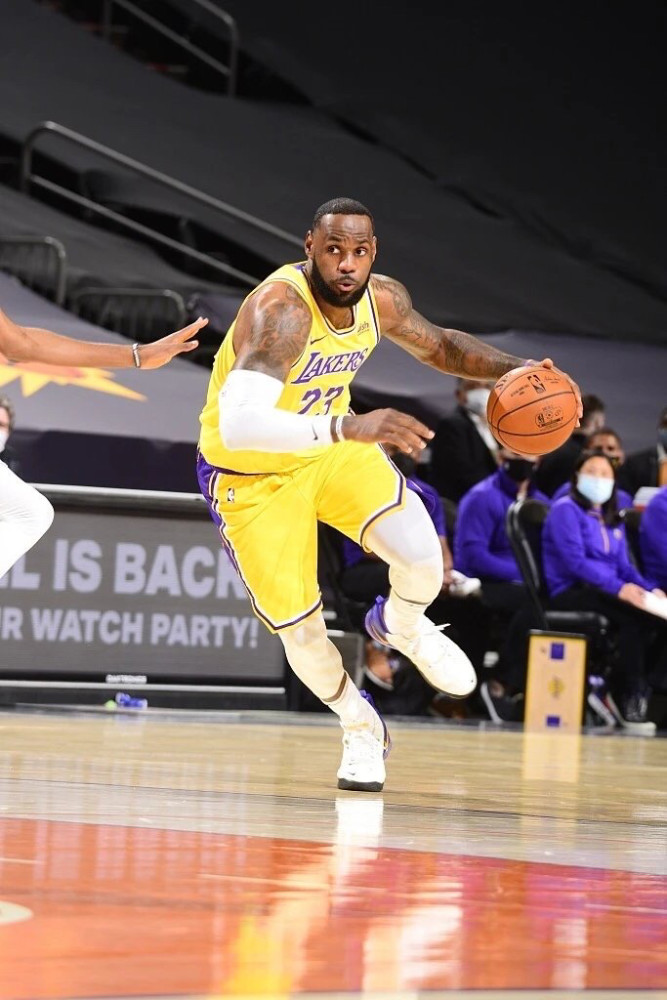 nba为什么电视看不到直播(NBA又要凉凉？央视正式拒绝转播原因曝光，詹姆斯也无能为力)