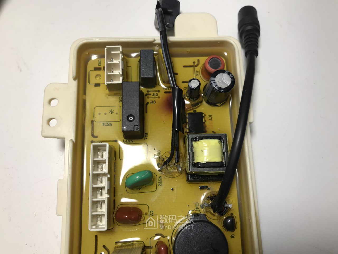 老师傅拆修三洋全自动洗衣机xqb60-m808n故障检测开机指示灯闪烁