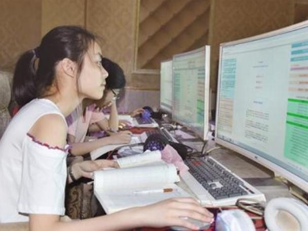 文科生的“春天”到了，这3个文科专业收入高，更适合女生报考