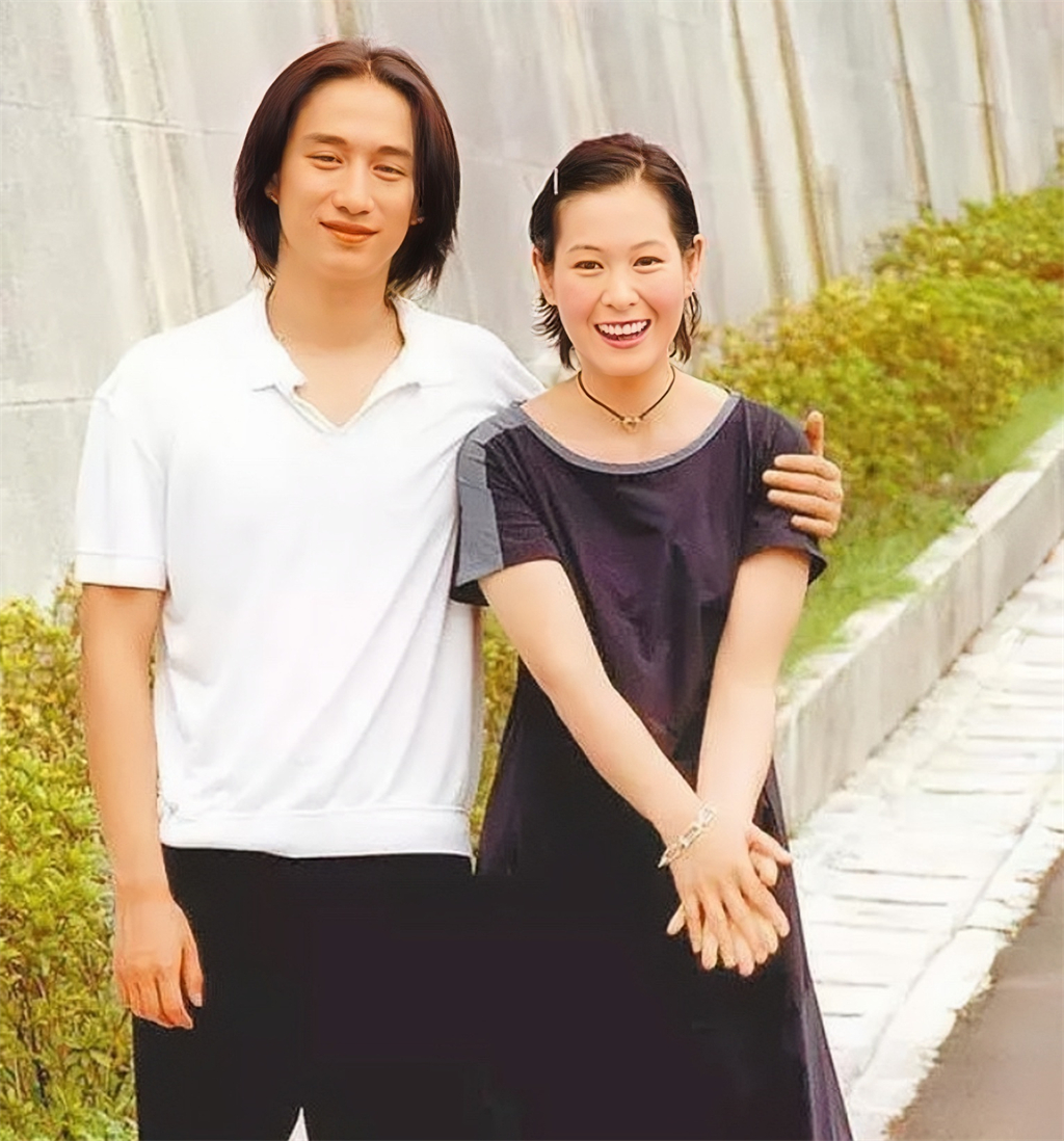 2004年，结婚前夕黄磊致电刘若英：你要不同意，我就不结了