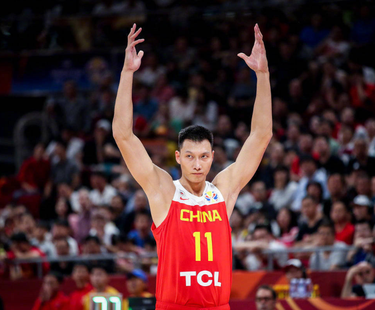 阿联的nba为什么不顺利(实话太伤人！易建联未能在NBA立足的原因，真的是他太差了？)