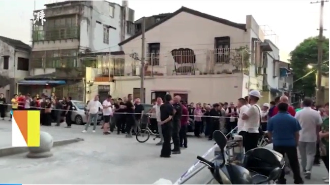 2死5伤！温州市区发生持刀行凶案，民警开枪将嫌疑人制服【三分钟法治新闻全知道】