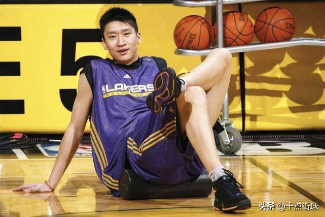 孙悦NBA数据(NBA生涯仅28分钟，孙悦退休后每月可以从湖人队领到多少钱？)