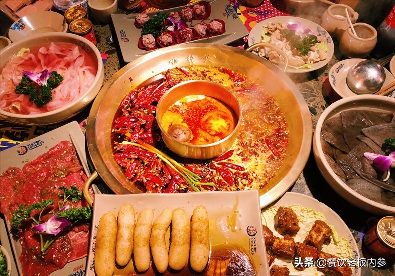 复盘小龙坎：门店存活率100%，今年要突破1000家店