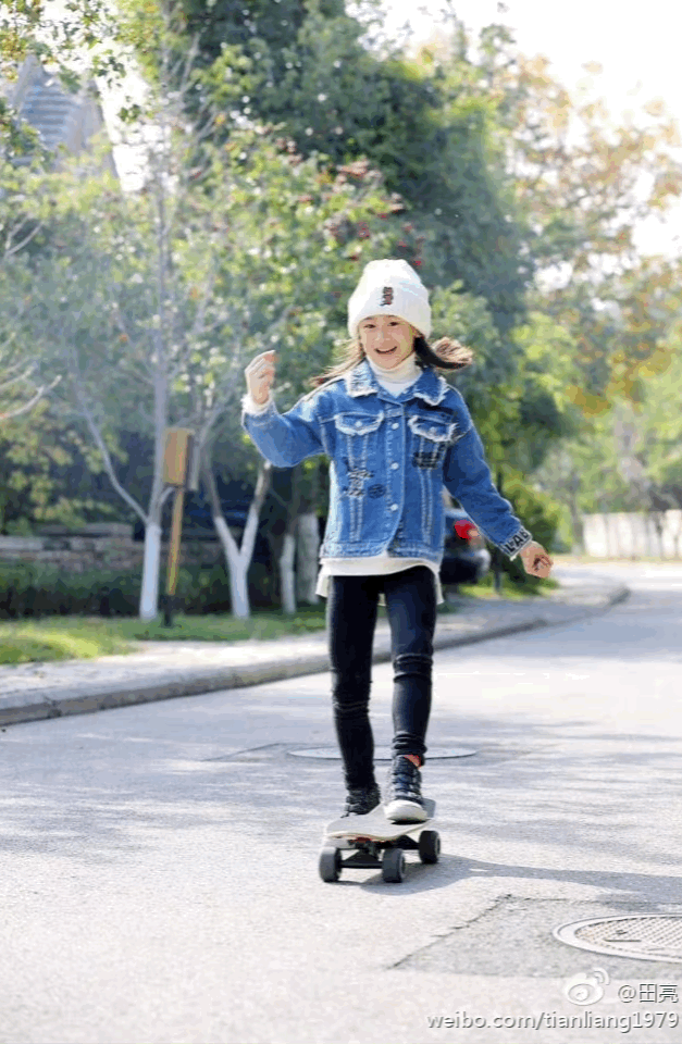 王诗龄瘦了20斤，美到不敢认！明星家的小孩果然都是胖着玩儿的