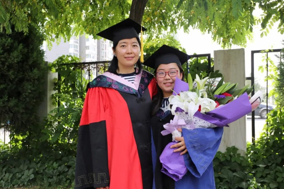 孩子读研需要花费多少钱？看到总金额后，普通家庭的家长直皱眉