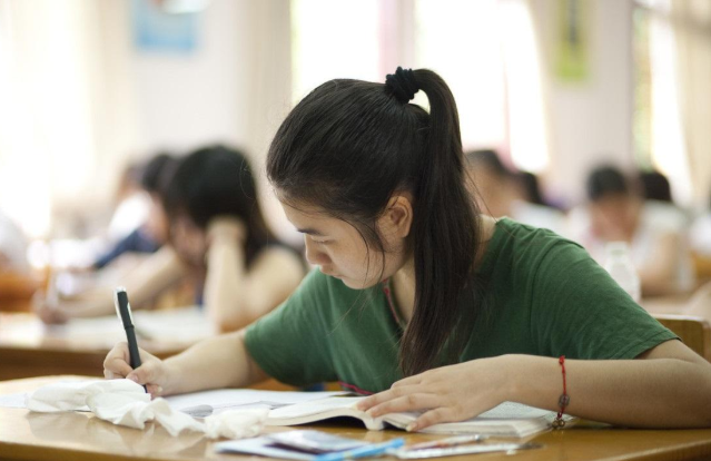 非师范生不能考教资？教师法修订草案公布，或将限制学历和专业