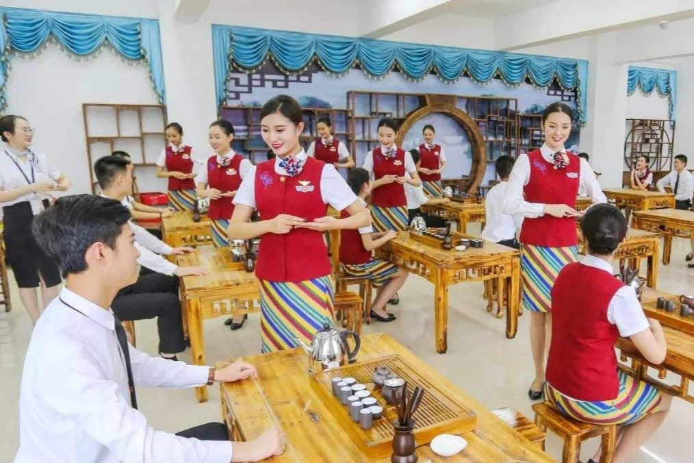 就业率“亮红灯”的几大专业，985毕业也难找工作，还需谨慎报考