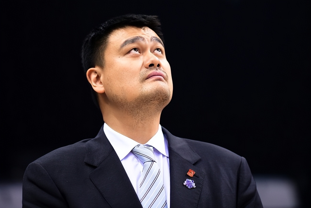 李月汝为什么不去打nba(李月汝突遭打击！姚明不同意她去WNBA，她会是第二个王治郅吗？)