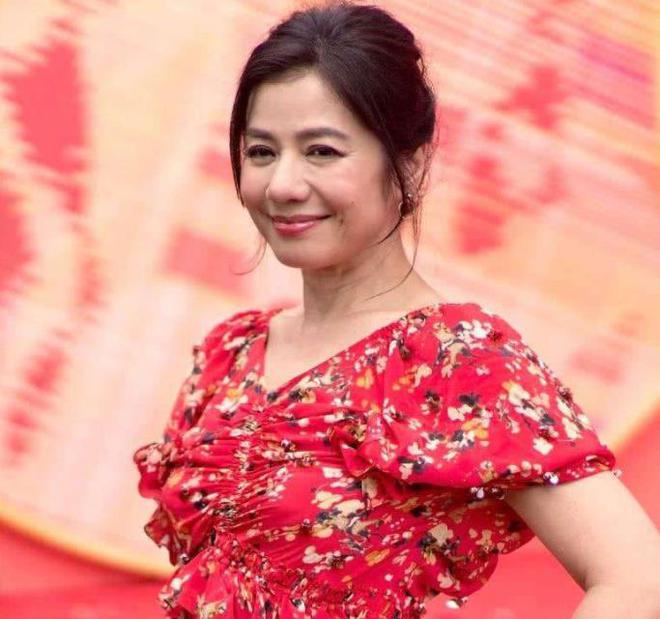 她们曾经靓绝华语圈，如今人均50岁，岁月真的不败美人吗？