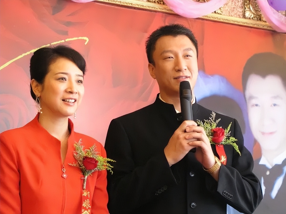 陈小艺：因戏生情，下嫁小三岁导演，如今婚姻状况如何了？