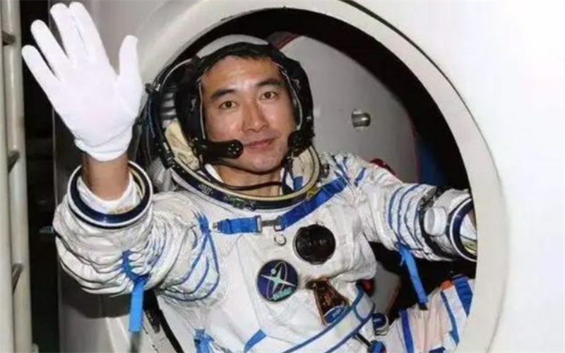 翟志刚：中国太空行走第一人，出舱时准备牺牲的背后，隐瞒了什么