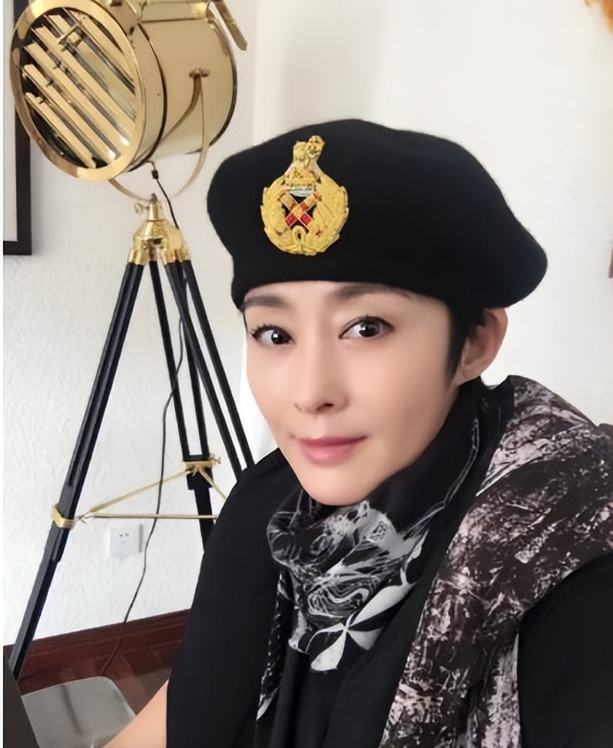 她们曾经靓绝华语圈，如今人均50岁，岁月真的不败美人吗？