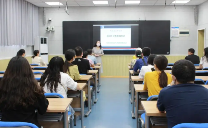 就业率“亮红灯”的几大专业，985毕业也难找工作，还需谨慎报考