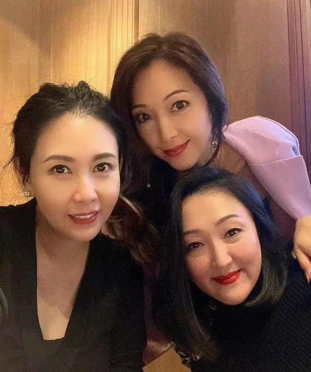 她们曾经靓绝华语圈，如今人均50岁，岁月真的不败美人吗？