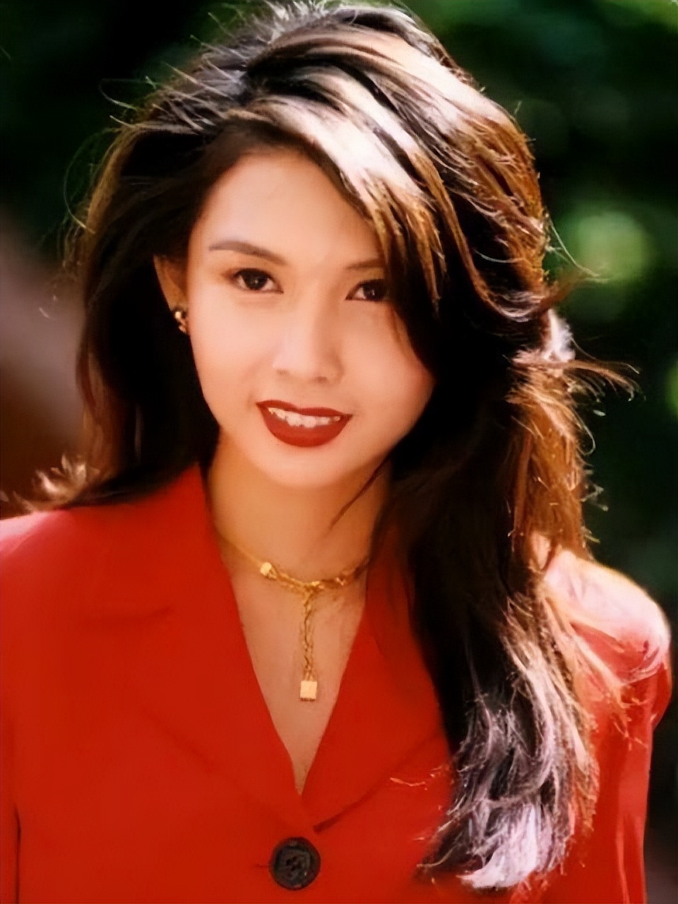 她们曾经靓绝华语圈，如今人均50岁，岁月真的不败美人吗？