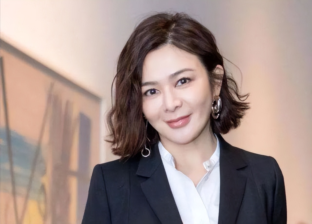 她们曾经靓绝华语圈，如今人均50岁，岁月真的不败美人吗？