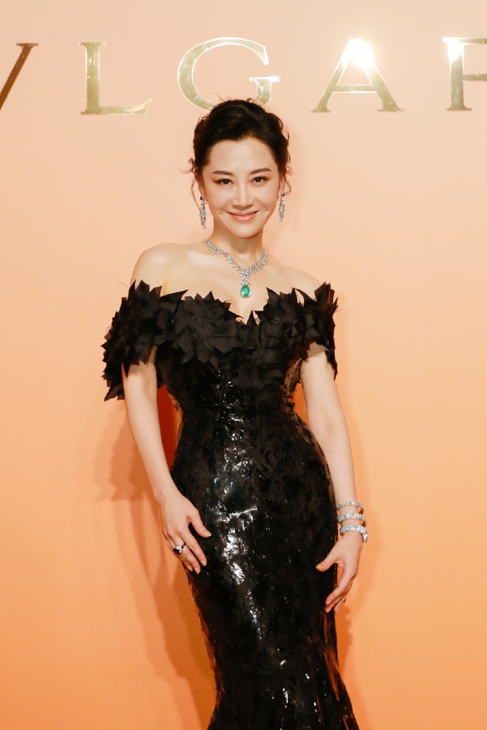 她们曾经靓绝华语圈，如今人均50岁，岁月真的不败美人吗？