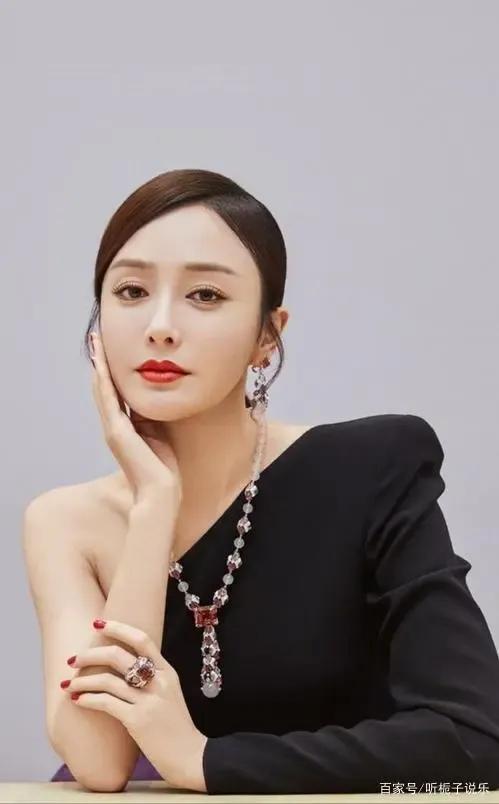 秦岚，是越来越美了