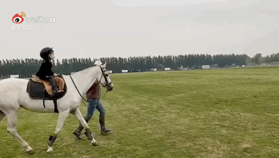 王诗龄瘦了20斤，美到不敢认！明星家的小孩果然都是胖着玩儿的