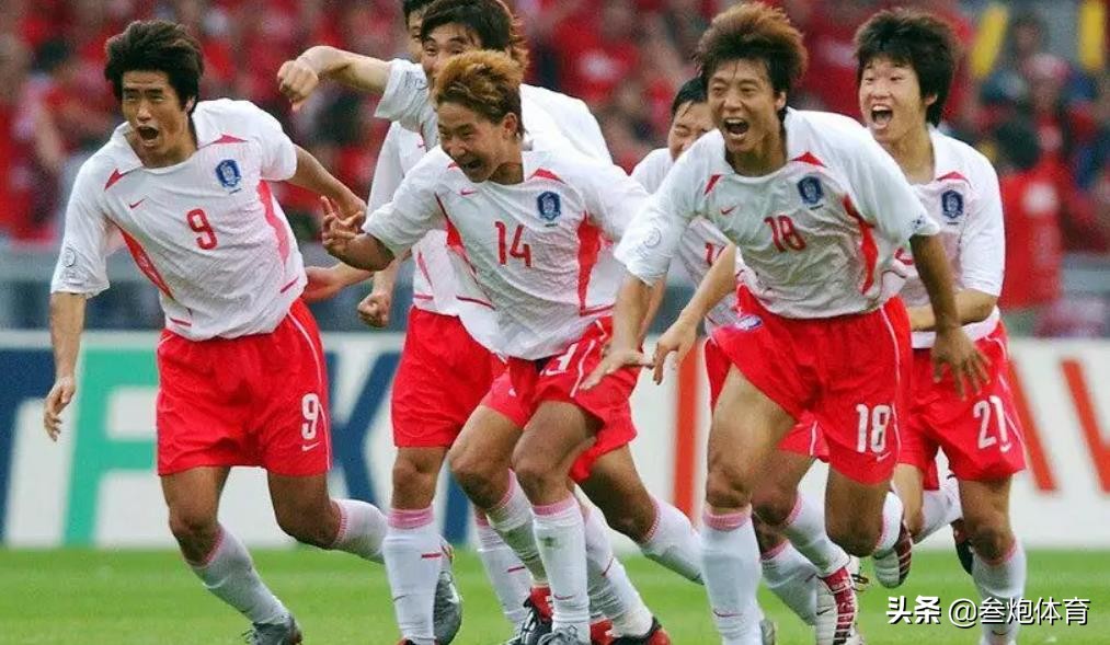 韩国队在02年世界杯(全世界球迷都在骂！FIFA官方晒韩国队02世界杯之旅，评论区炸锅)