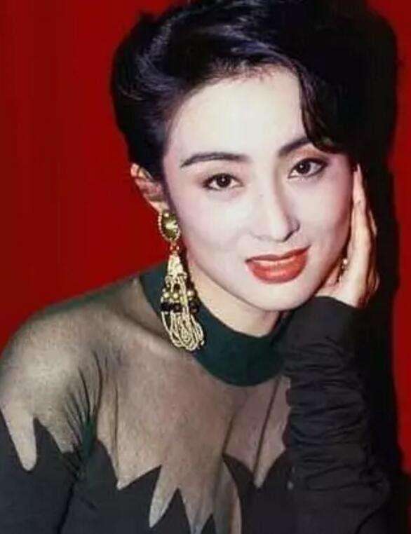 她们曾经靓绝华语圈，如今人均50岁，岁月真的不败美人吗？