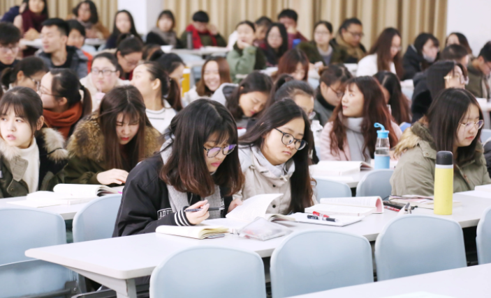 就业率“亮红灯”的几大专业，985毕业也难找工作，还需谨慎报考