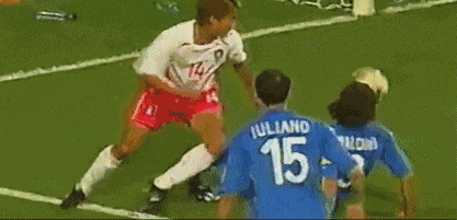 2002年世界杯韩国对阵意大利(FIFA发视频夸韩国队2002年世界杯表现，各国球迷怒了…)